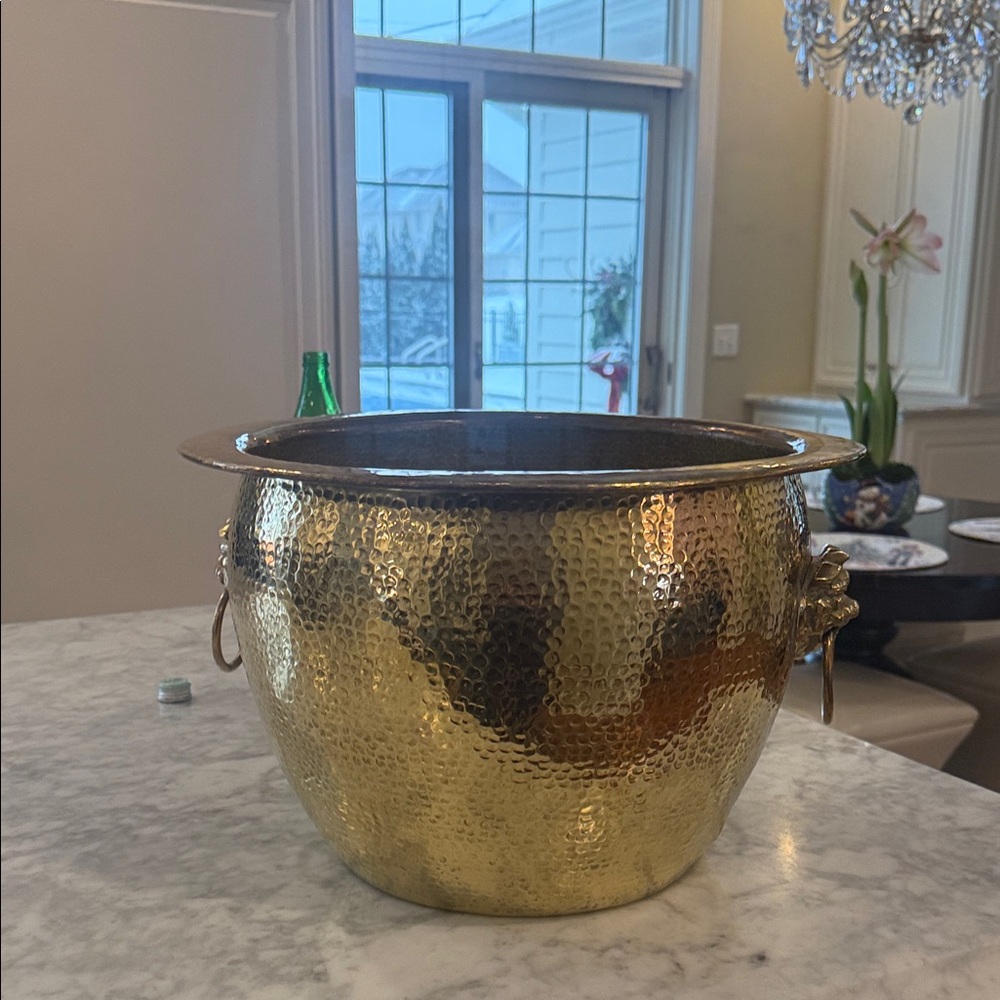 Brass Hammered Metal Foo dog Planter large. - Picture 5 of 9